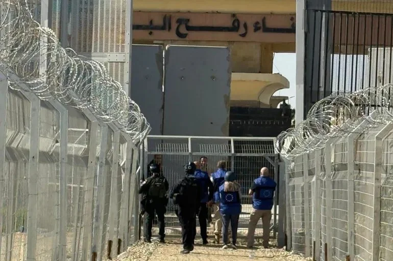 مركز حقوقي:  منع إسرائيل فلسطينيين من العودة إلى غزة سياسة تعسفية ترسخ التهجير القسري