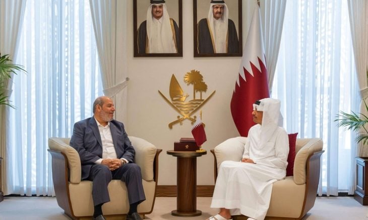 رئيس مجلس الوزراء القطري يشيد بقبول “حماس” خارطة الطريق.. والحية يحذر من انهيار الاتفاق