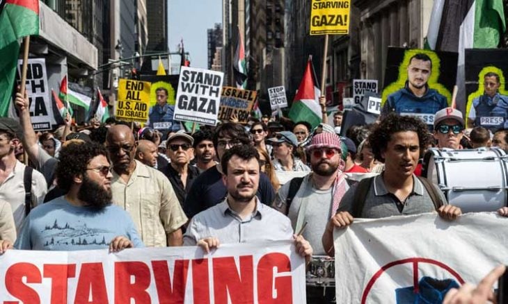 حكم قضائي يبطل مساعي ترامب لترحيل طلاب مؤيدين للفلسطينيين من رويترز