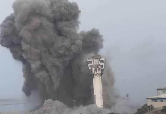 الجيش الأمريكي يدمر برج مراقبة في ميناء إيراني