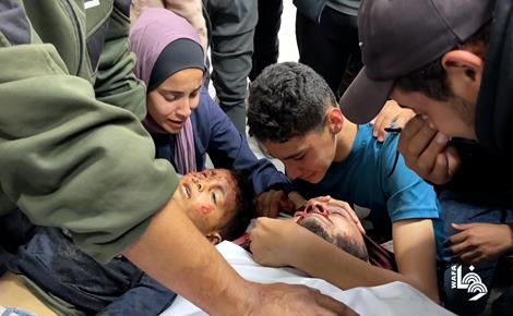 طواقم الشؤون المدنية تتسلم جثمان الشهيد الطفل عمر ربيع