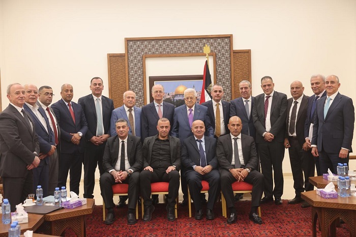 الرئيس يستقبل رؤساء غرف التجارة والصناعة بحضور رئيس الوزراء 