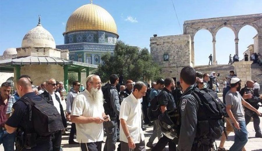 مستوطنون متطرفون  يقتحمون المسجد الأقصى