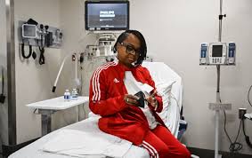 استئصال كلية خنزير لدى مريضة بعد 4 أشهر من الزرع