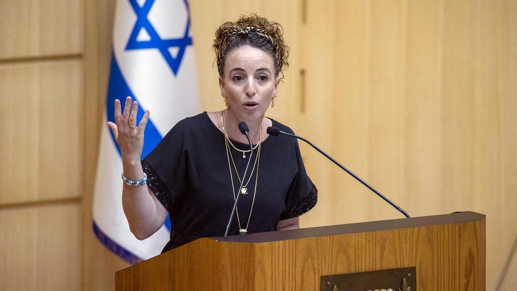  وزيرة إسرائيلية تطالب الشرطة بالتحرك ضد مساجد في القدس ويافا واللد