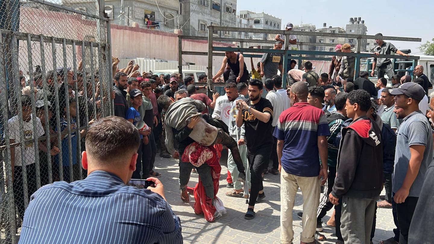 3 شهداء وعدد من الجرحى في قصف للاحتلال على مخيم البريج