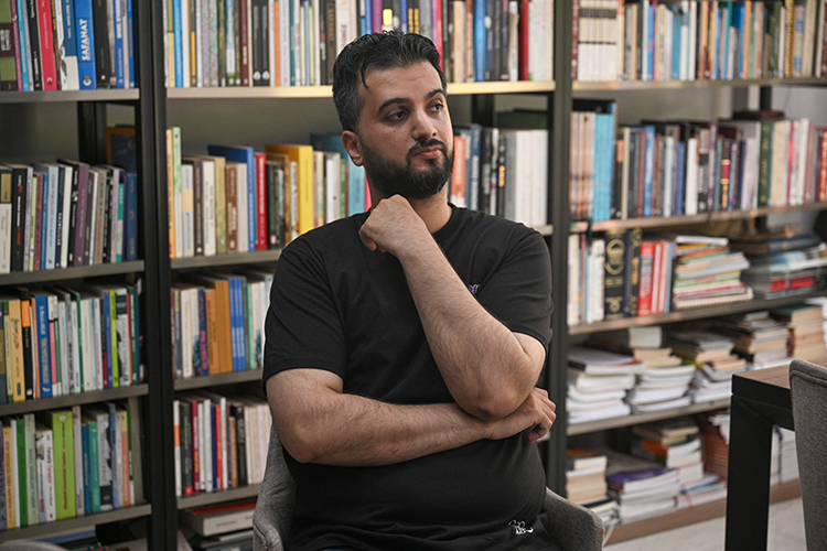  الطبيب  على النويري يعالج في تركيا ويحلم بالعودة لمهنته بغزة