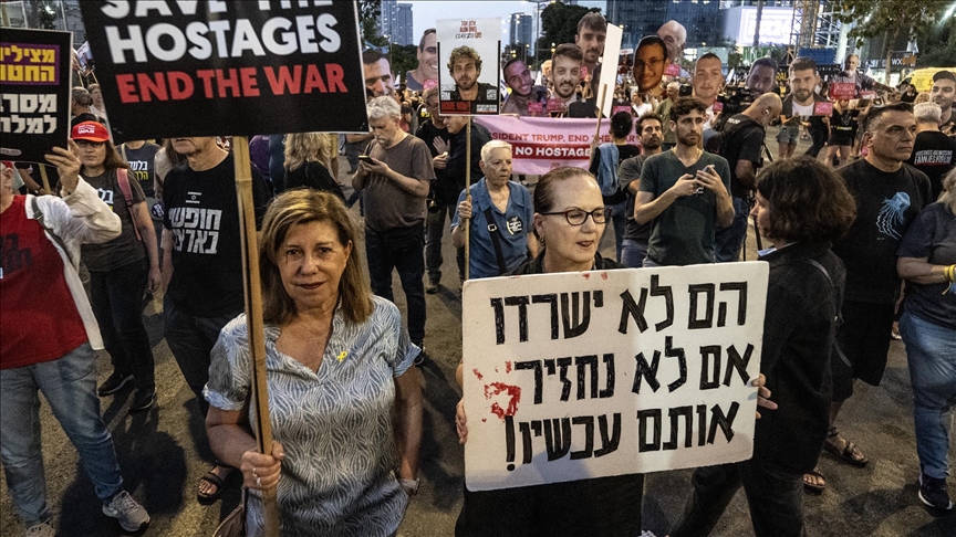 استطلاع: نصف الإسرائيليين يعتبرون حكومتهم غير مبالية بالشعب والأسرى