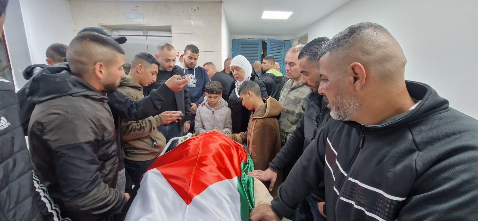 بحضور رسمي وشعبي...  تشييع جثمان الشهيد الحطاب في مخيم الجلزون