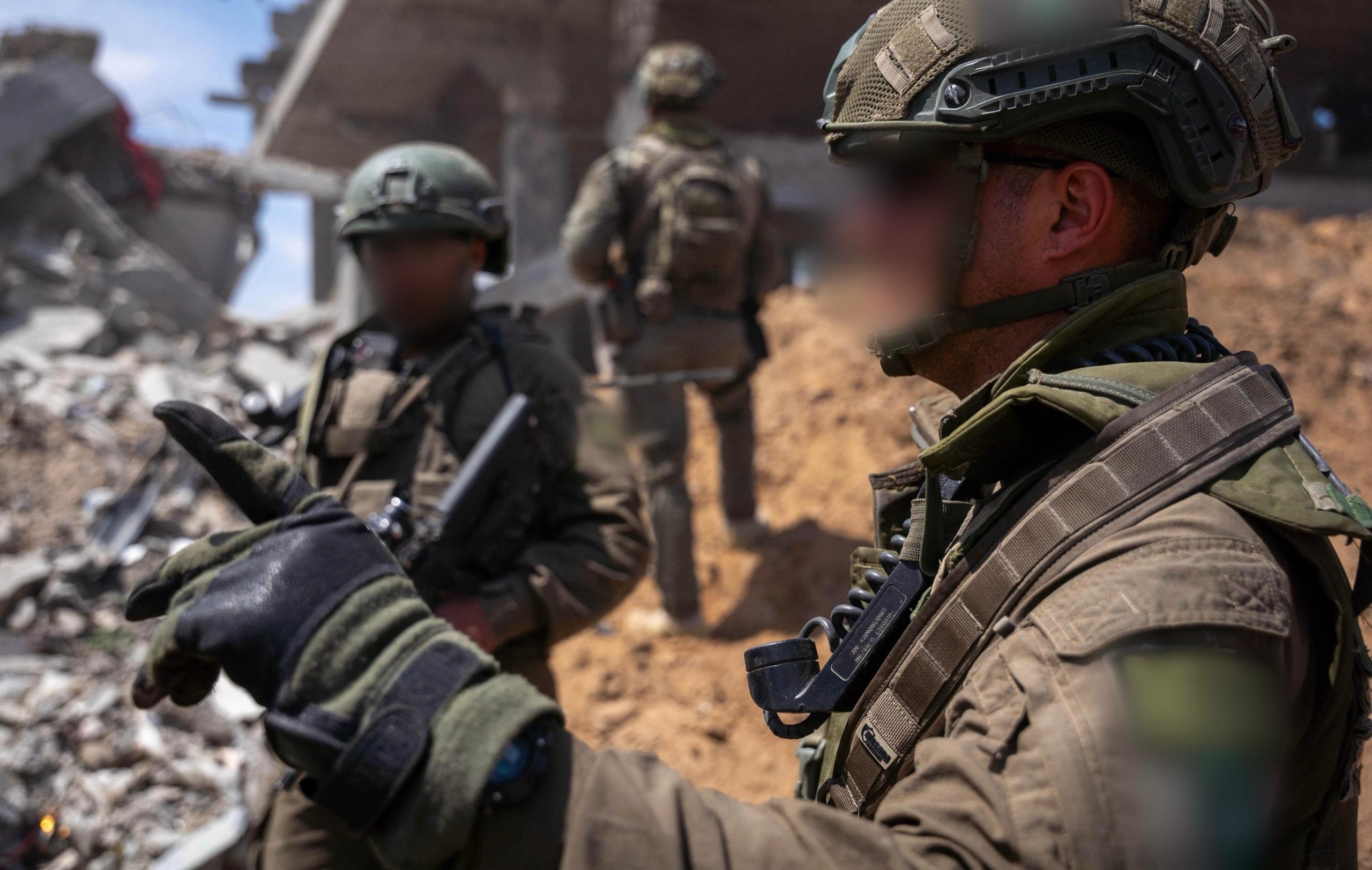 الجيش الإسرائيلي يغتال القيادي احمد سرحان ويختطف اسرته في خان يونس