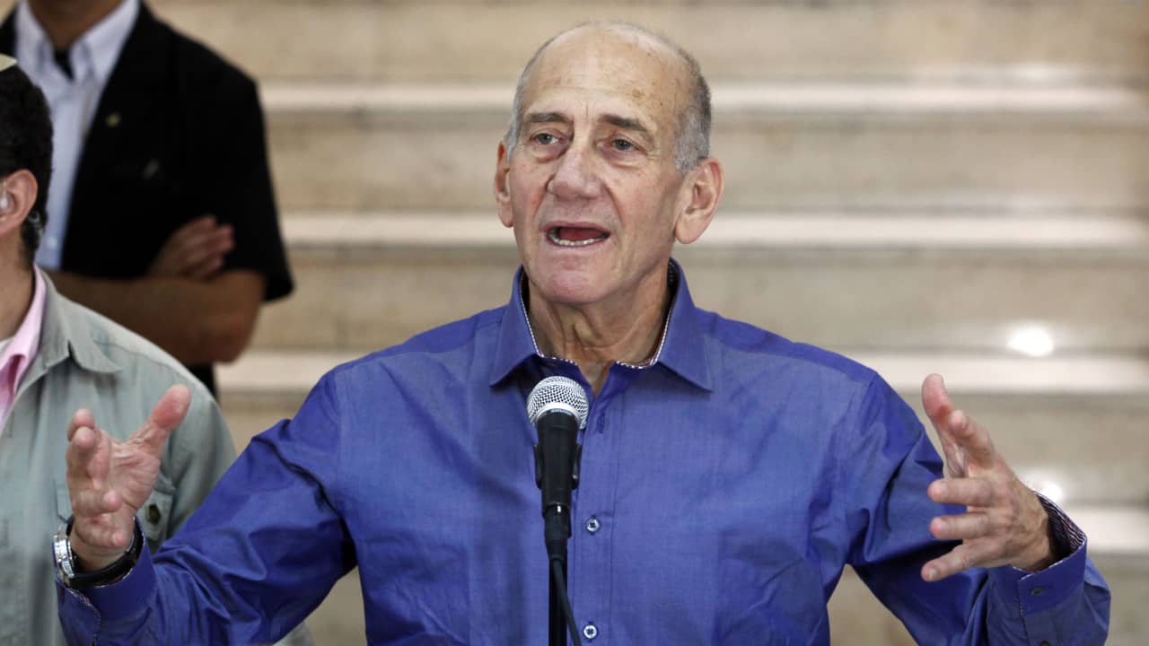 أولمرت: استمرار الحرب على غزة "جريمة" ويجب أن تتوقف فورا