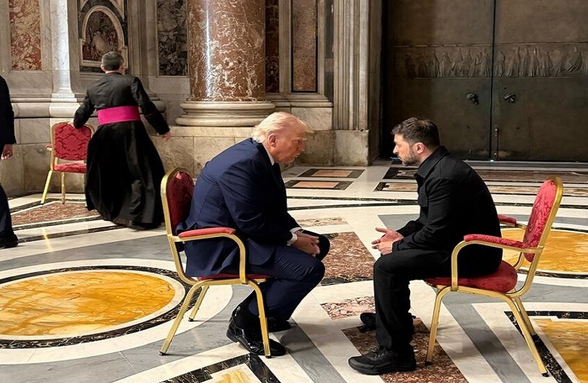 لقاء "مثمر للغاية" على انفراد بين ترامب وزيلينسكي في الفاتيكان