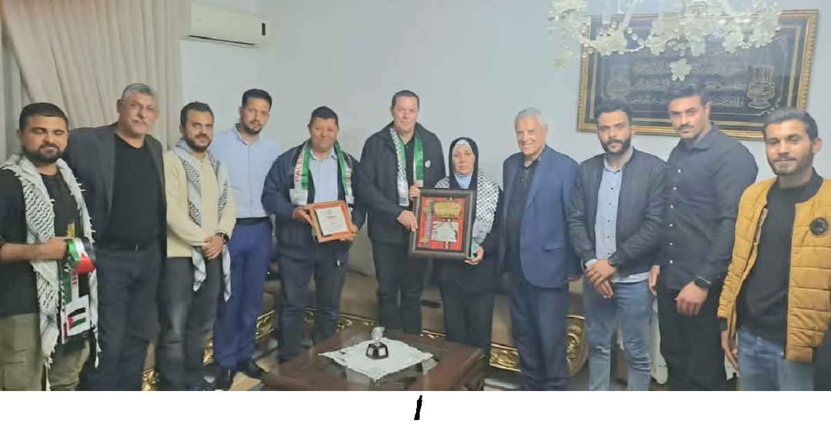 حركة ""فتح" تُكرِّم عائلة الشهيد التونسي فارس خالد 