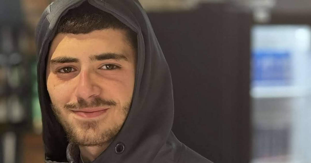 ام منصور .. قهر اثر قهر ودمع لا يجف.. وانتظار دائم لإبنها الاسير 