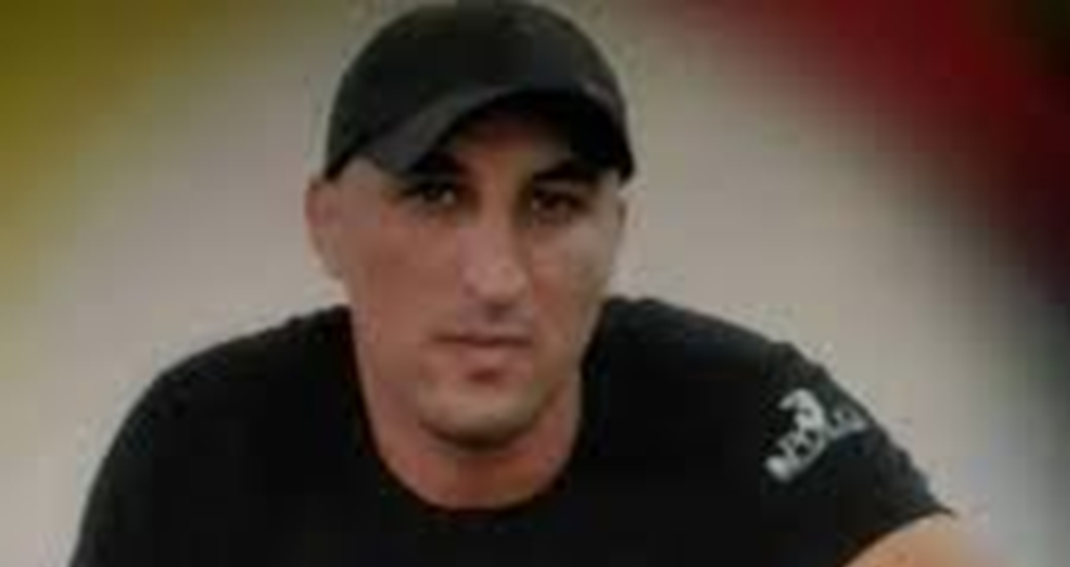 قضى 25 سنة خلف القضبان : والدة الأسير حسن عمارنة تؤكد ان الاحتلال ينتقم منهم  