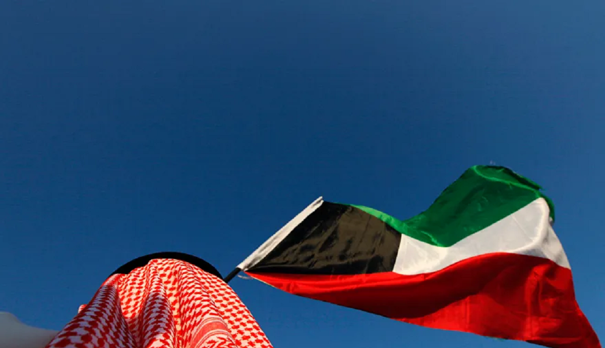 ناقلة نفط كويتية تنقذ 40 لاجئا بعد تعطل قاربهم بالمتوسط