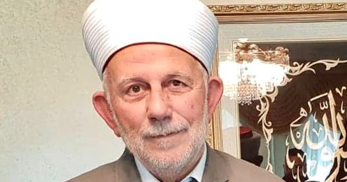 جماهير غفيرة تشيع جثمان الشيخ عبد العظيم سلهب من المسجد الاقصى المبارك  