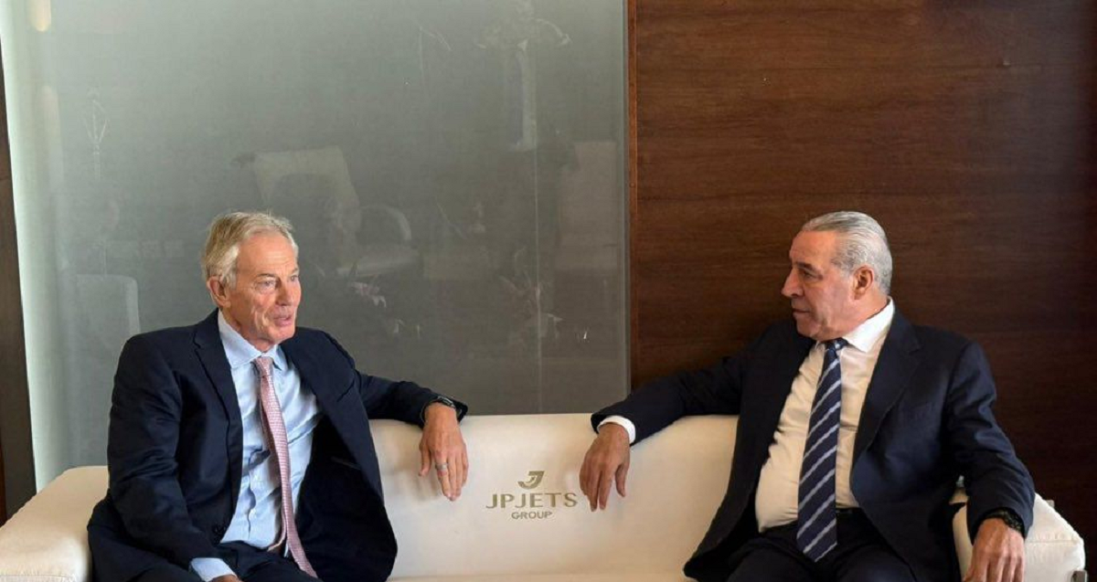   الشيخ وبلير يبحثان سبل إنجاح مبادرة ترمب  