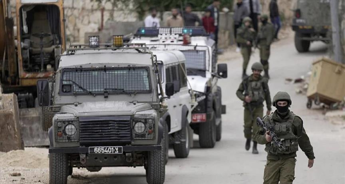 الاحتلال يعتقل شابا من كفر عقب ويقتحم أبو ديس وبيت عنان ويغلق مدخل حزما