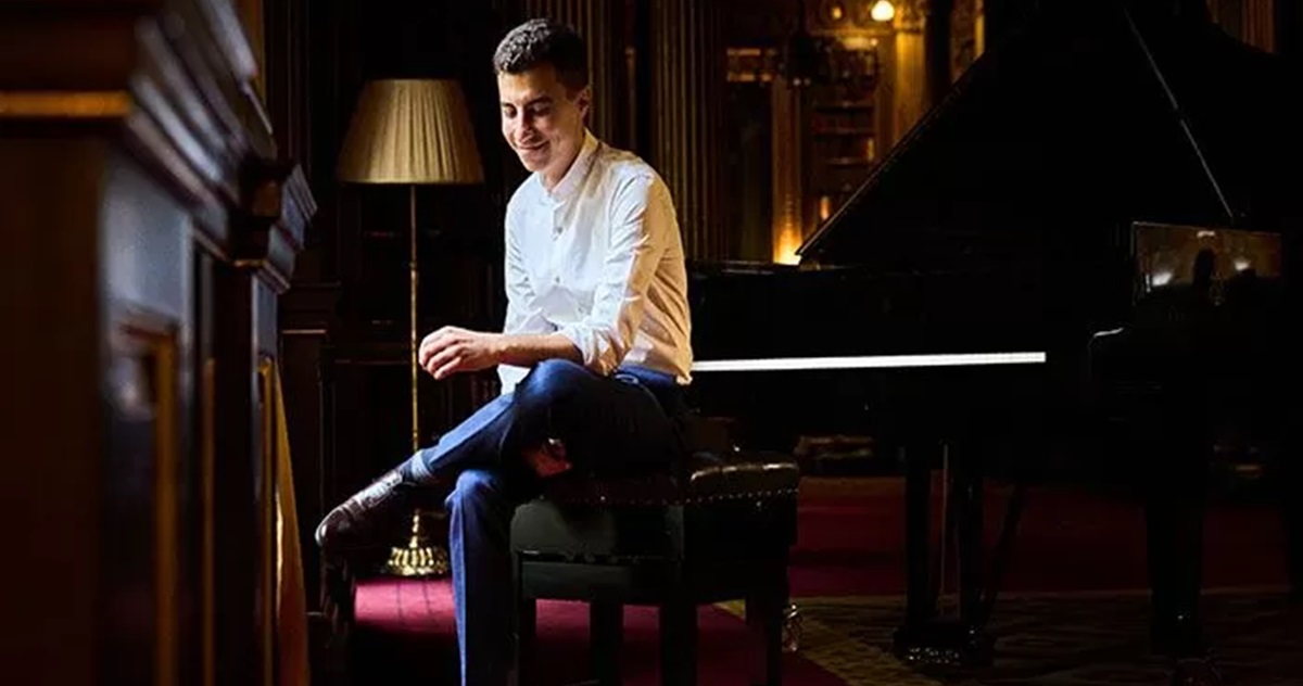   إياد الصغيّر.. "على أرض الوطن"!