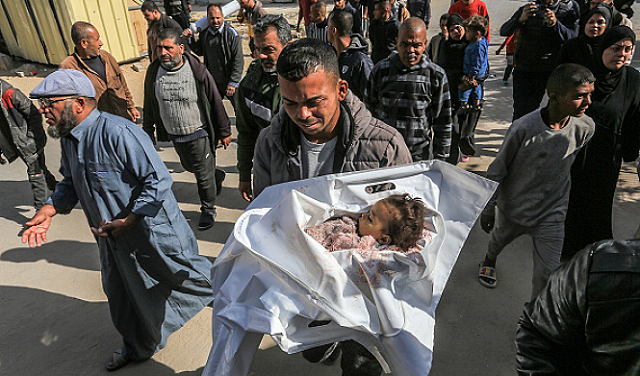 عائلات مسحت من السجل المدني بقصف  على خيام النازحين بغزة