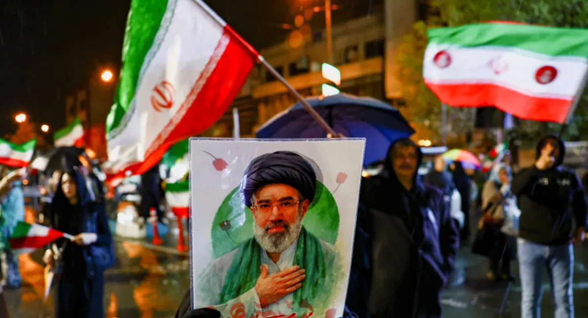 تقرير : بعد وفاة كبار الشخصيات.. من يقود إيران الآن؟