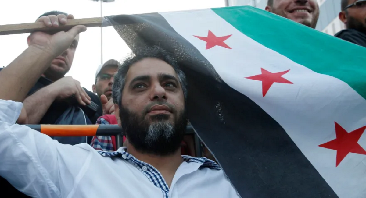 المغني فضل شاكر يسلم نفسه للجيش اللبناني بعد فراره لسنوات