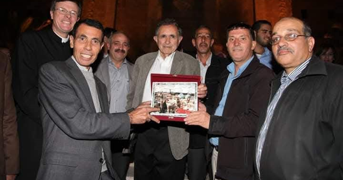 حاتم عبد القادر .. شعلة مقدسية متقدة بالحماس والفعل والإنجاز 