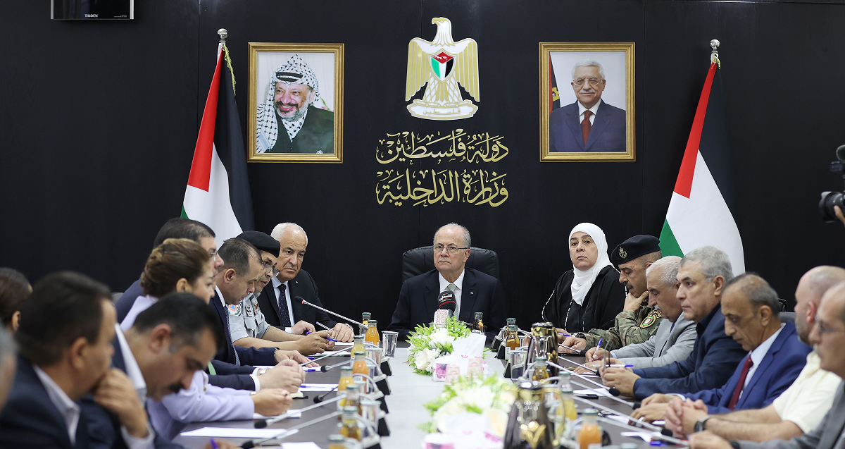 الحكومة تقر  خطوات عملية لتخفيف الأعباء عن الموظفين وتحسين الوضع المالي 