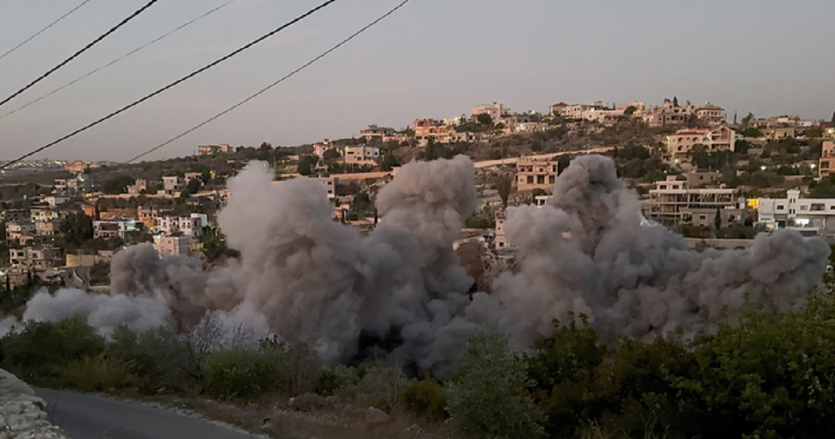 شبوب حرائق جراء غارات إسرائيلية على "طيرفلسية" جنوب لبنان