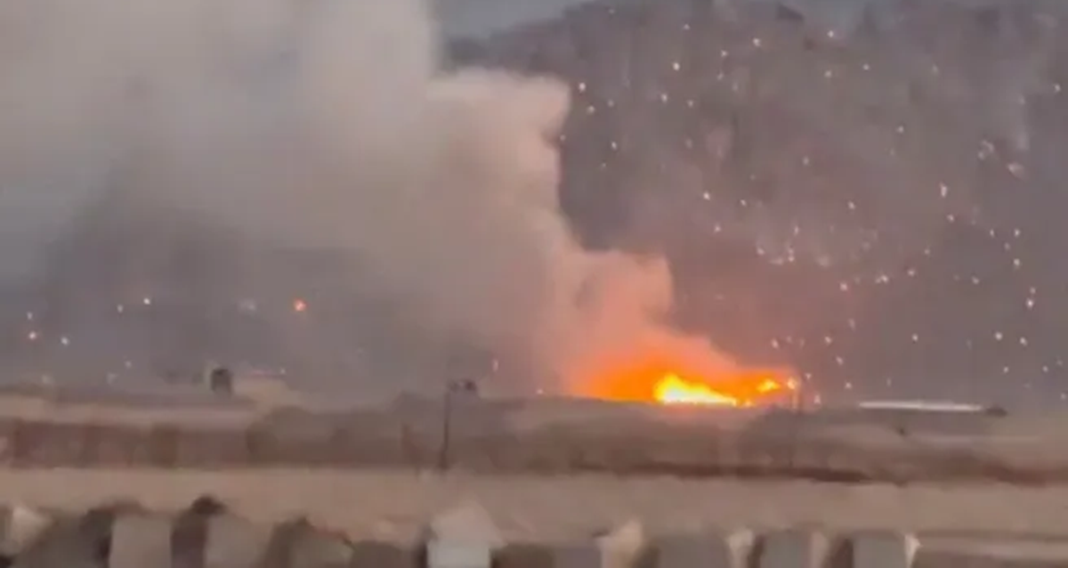 تقرير اخباري : ترامب يهدد بمواصلة الهجمات على إيران والعالم يسعى لفتح مضيق هرمز