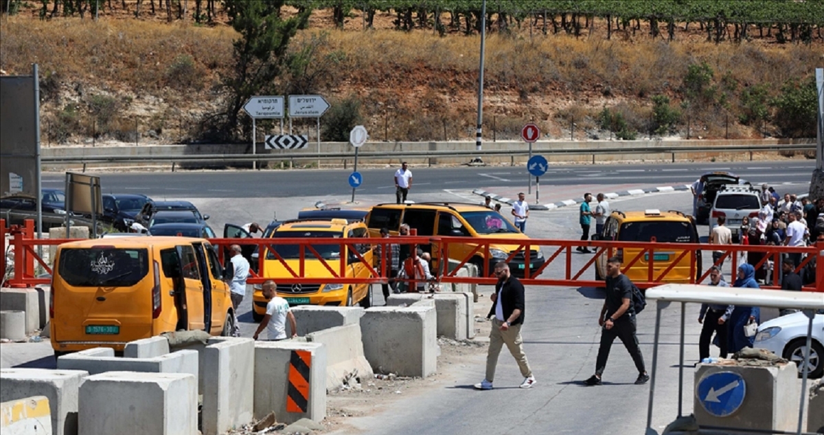 الاحتلال يشدد من إجراءاته العسكرية في محافظات  الضفة ويعرقل تنقل المواطنين 