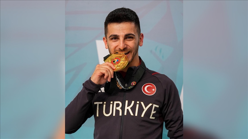 التركي "شامدان" يتوّج بطلا للعالم بوزن 60 كلغ