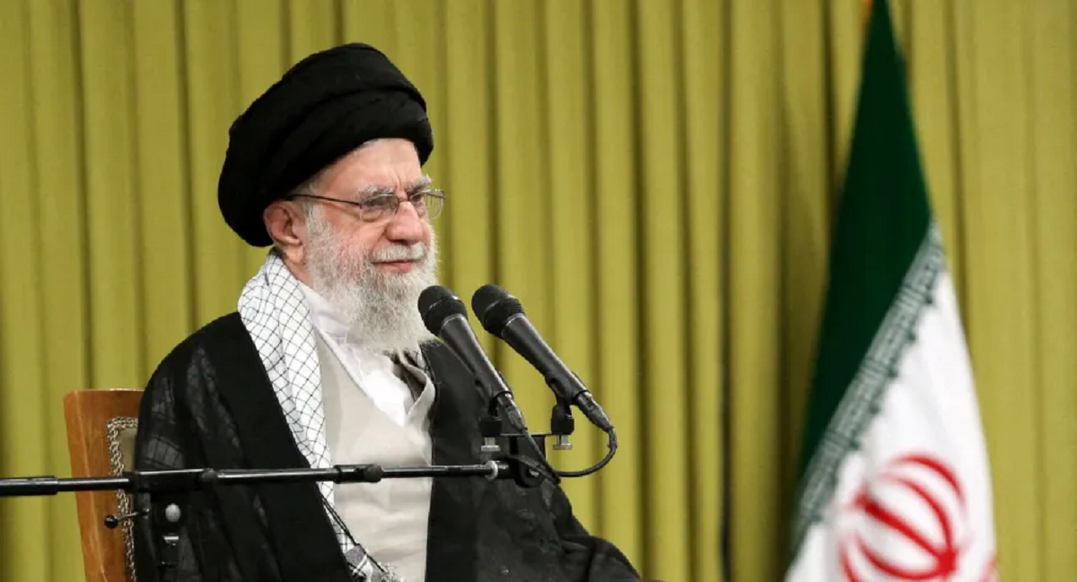 خامنئي يرفض المقترح النووي الأمريكي ويتعهد بمواصلة التخصيب