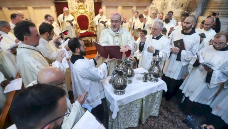 الكنائس المسيحية في فلسطين تحيي "خميس الأسرار" وسط قيود الاحتلال