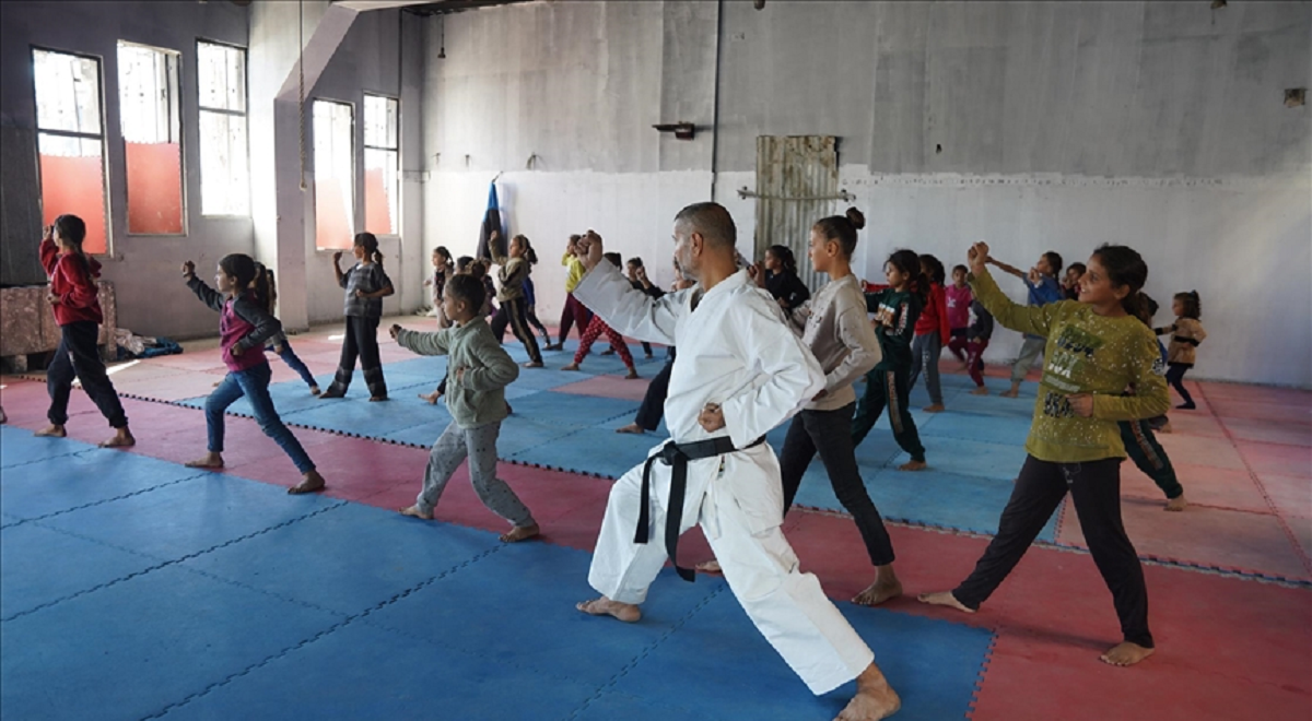 تقرير : صيحات الأطفال تعيد النبض لعروق "مشتل الكاراتيه" بغزة 