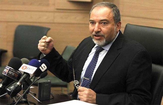 ليبرمان يهاجم الرئيس عباس 