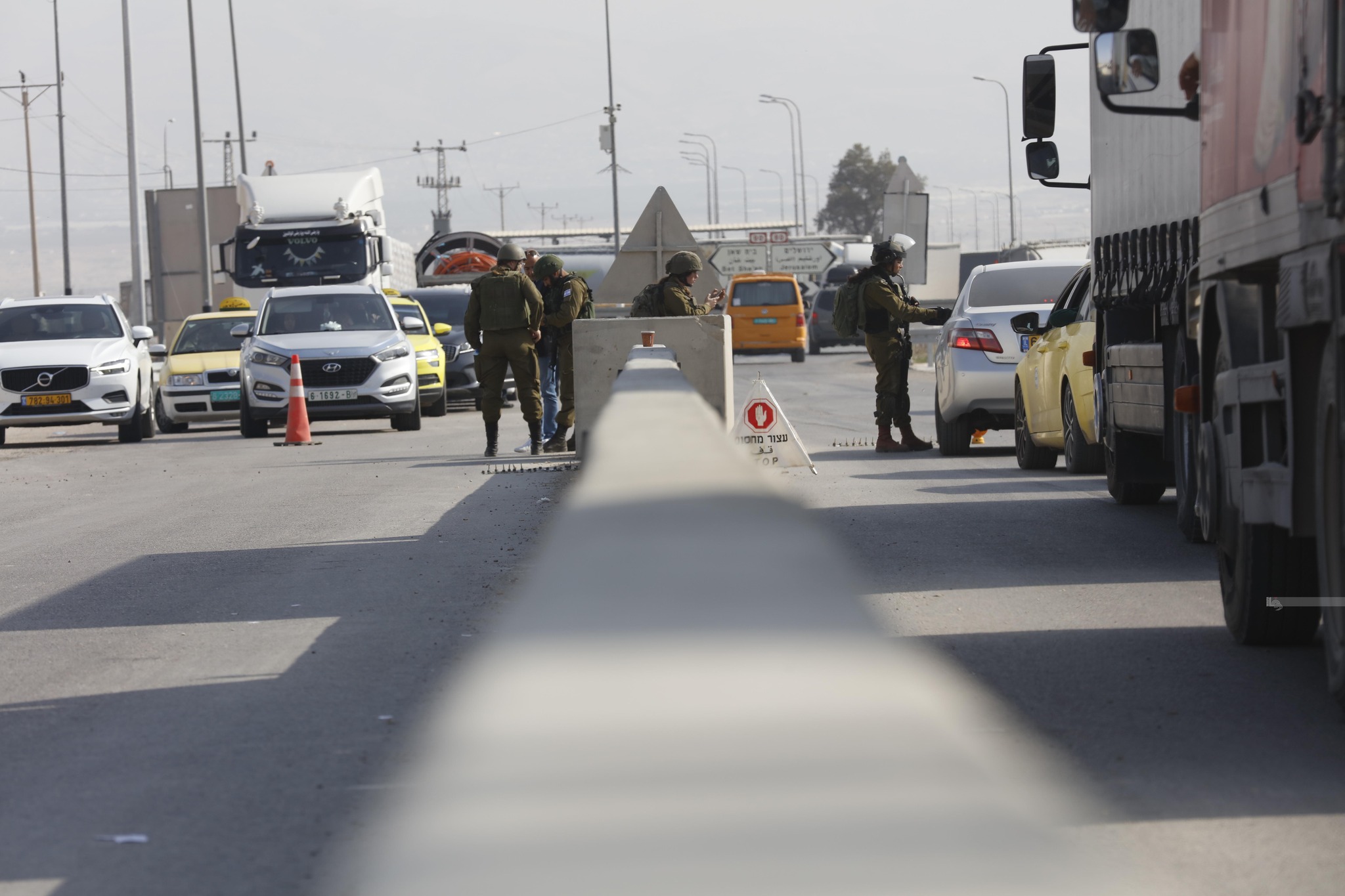 جيش الاحتلال يغلق مداخل اريحا