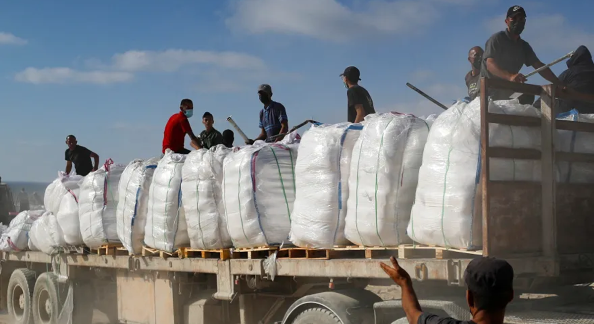   مصدر رسمي : 15% فقط من المساعدات وصلت القطاع خلال 35 يوما