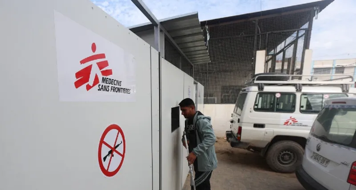 بذريعة وجود مسلحين ... أطباء بلا حدود تعلق بعض عمليات مستشفى ناصر في غزة !!