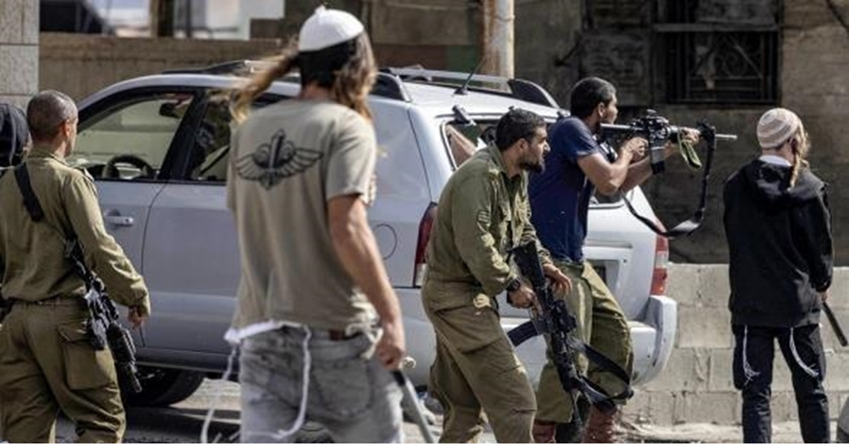 محدث : استشهاد شاب وإصابة شقيقه برصاص مستوطنين بمسافر يطا .. واعتداءات في عدة مناطق 