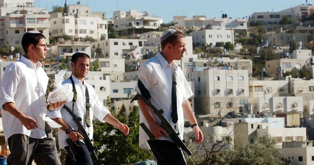 تقرير : تصاعد عنف المستوطنين في الضفة قد يؤدي الى اندلاع انتفاضة في الاراضي الفلسطينية 