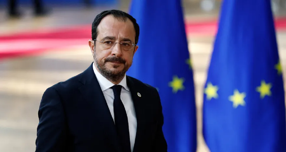 قبرص : إيران طلبت منا نقل “بعض الرسائل” إلى إسرائيل