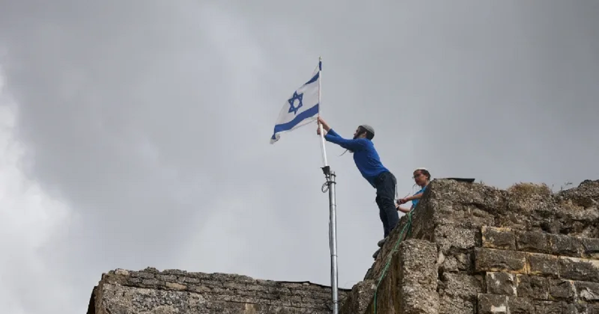 أوامر هدم إسرائيلية ل" 15" متجرا  بالفندقومية بعد يوم واحد من احتفال وزراء إسرائيليين بإعادة إنشاء مستوطنة في صانور