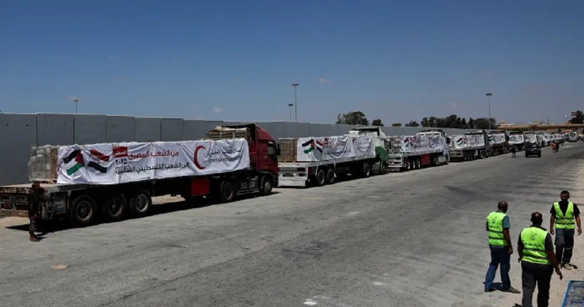 الهلال الأحمر المصري يرسل أكثر من 11 ألف طن مساعدات إلى غزة