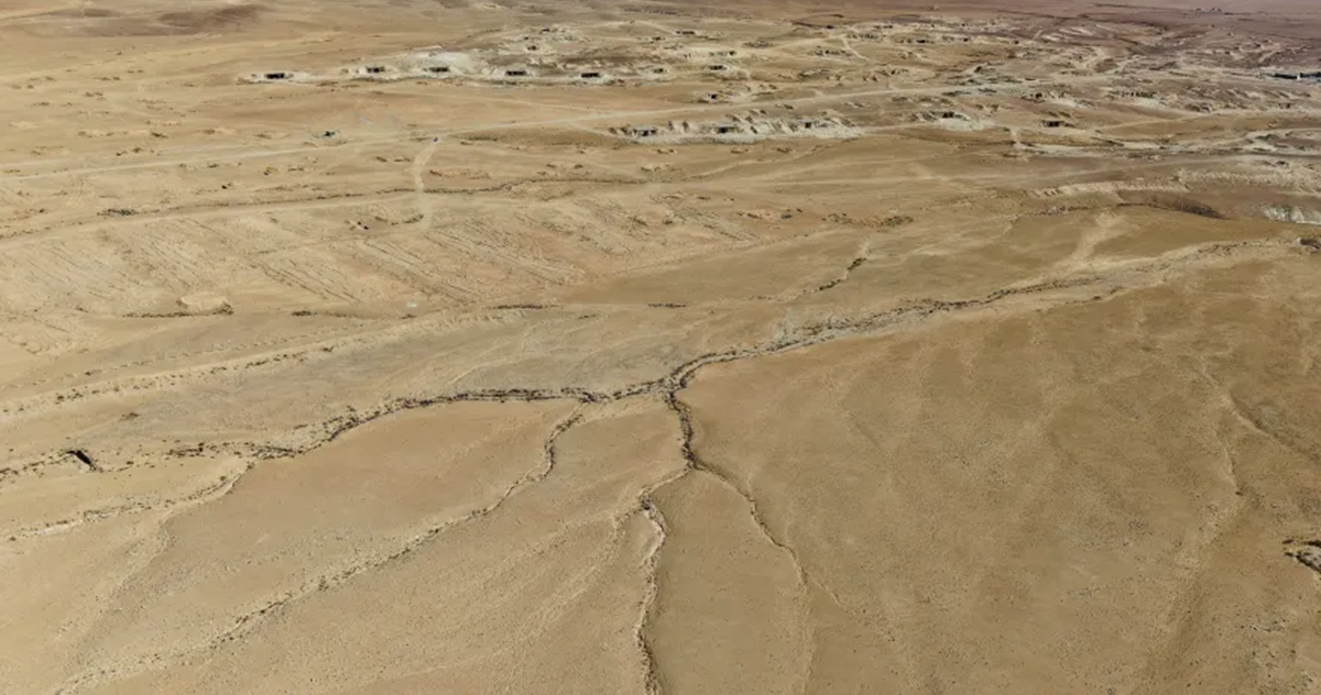 تقرير: مؤامرة في عهد الأسد لإخفاء آلاف القتلى حولت صحراء سوريا إلى مقبرة جماعية