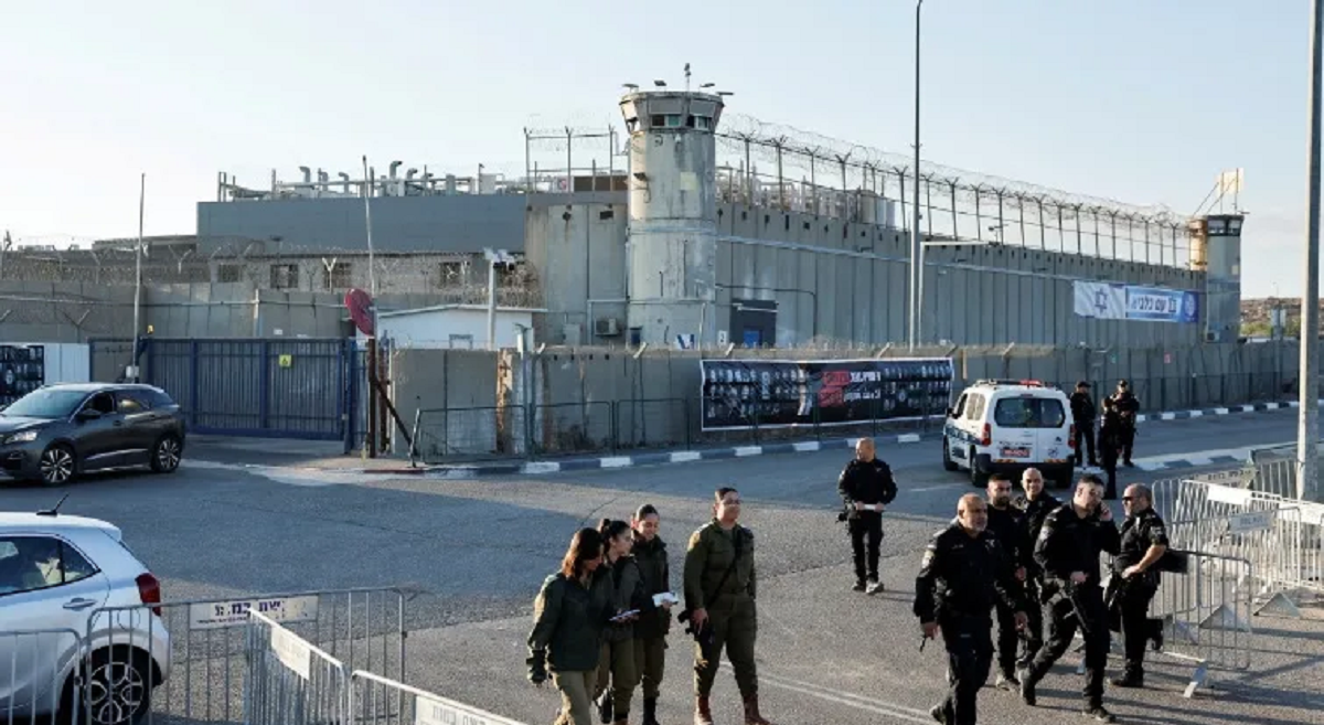 اسرى فلسطينيون لا يزالون جوعى رغم أمر قضائي للسجون بتقديم مزيد من الطعام