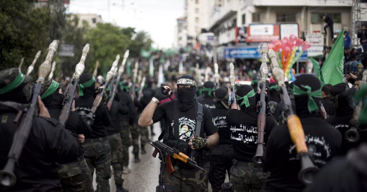 تتبعها خطة تتعلق بحزب الله .. بدء المرحلة الأولى من عملية تسليم أسلحة المخيمات الفلسطينية في لبنان 