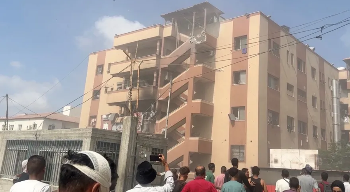 "سي إن إن": هجوم إسرائيل على مستشفى ناصر تم بـ 3 ضربات