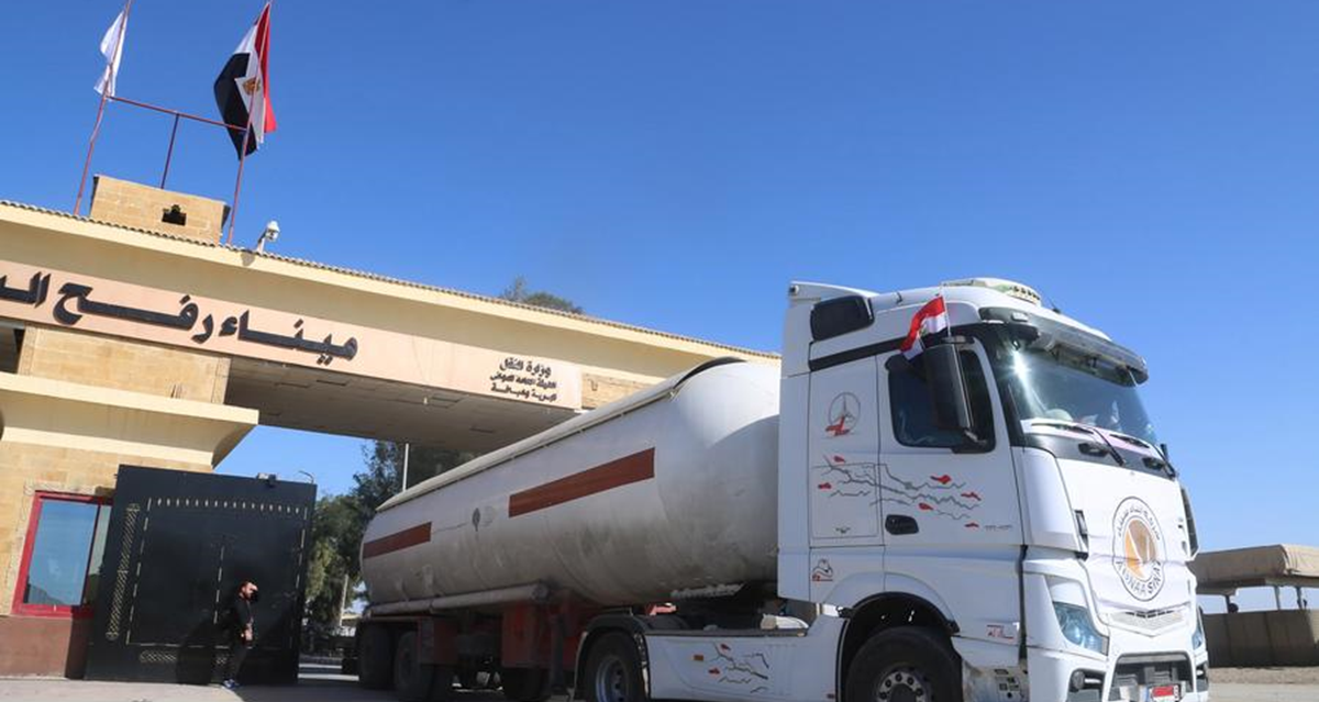 شاحنتا وقود ستدخلان غزة